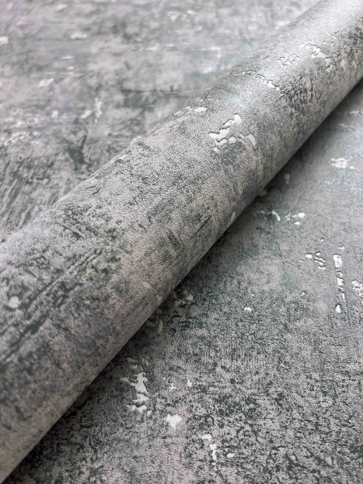 Papier peint intissé effet béton métallique | Newroom Kehda gris, beige & anthracite - © 2026 Le Grimoire Ancien