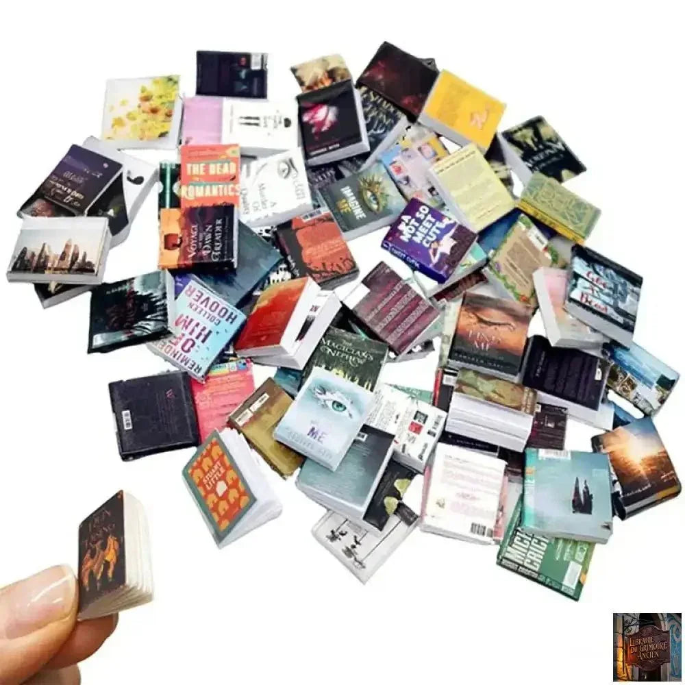 100 pièces miniatures de mini livres à rabat (1 Lot) - © 2026 Le Grimoire Ancien
