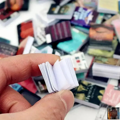 100 pièces miniatures de mini livres à rabat (1 Lot) - © 2026 Le Grimoire Ancien