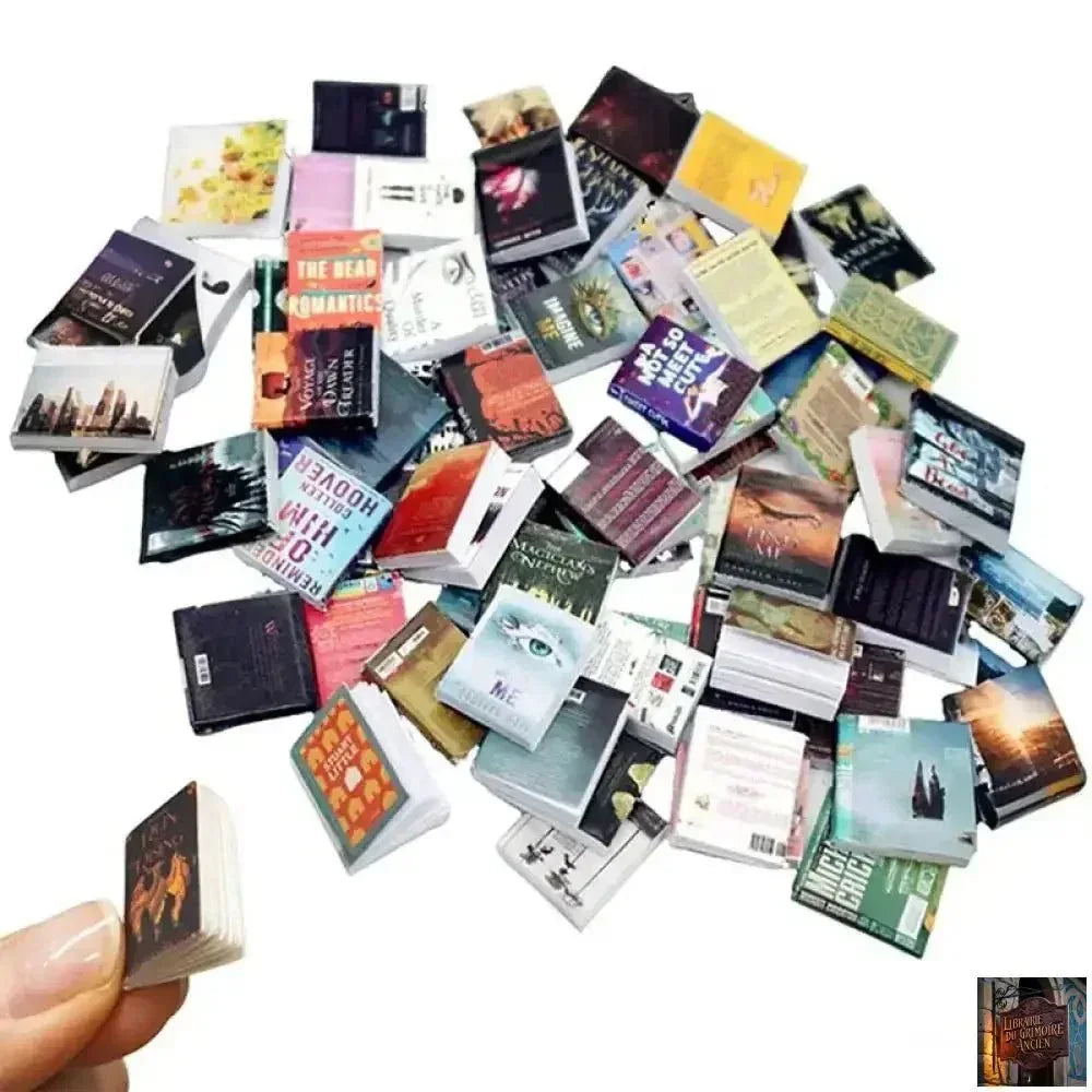 100 pièces miniatures de mini livres à rabat (1 Lot) - © 2026 Le Grimoire Ancien