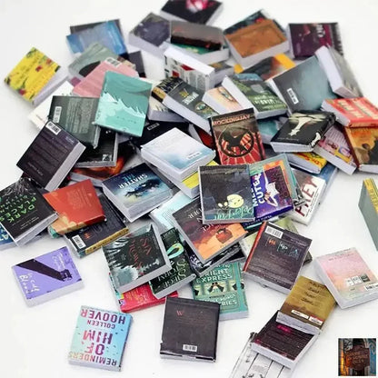 100 pièces miniatures de mini livres à rabat (1 Lot) - © 2026 Le Grimoire Ancien