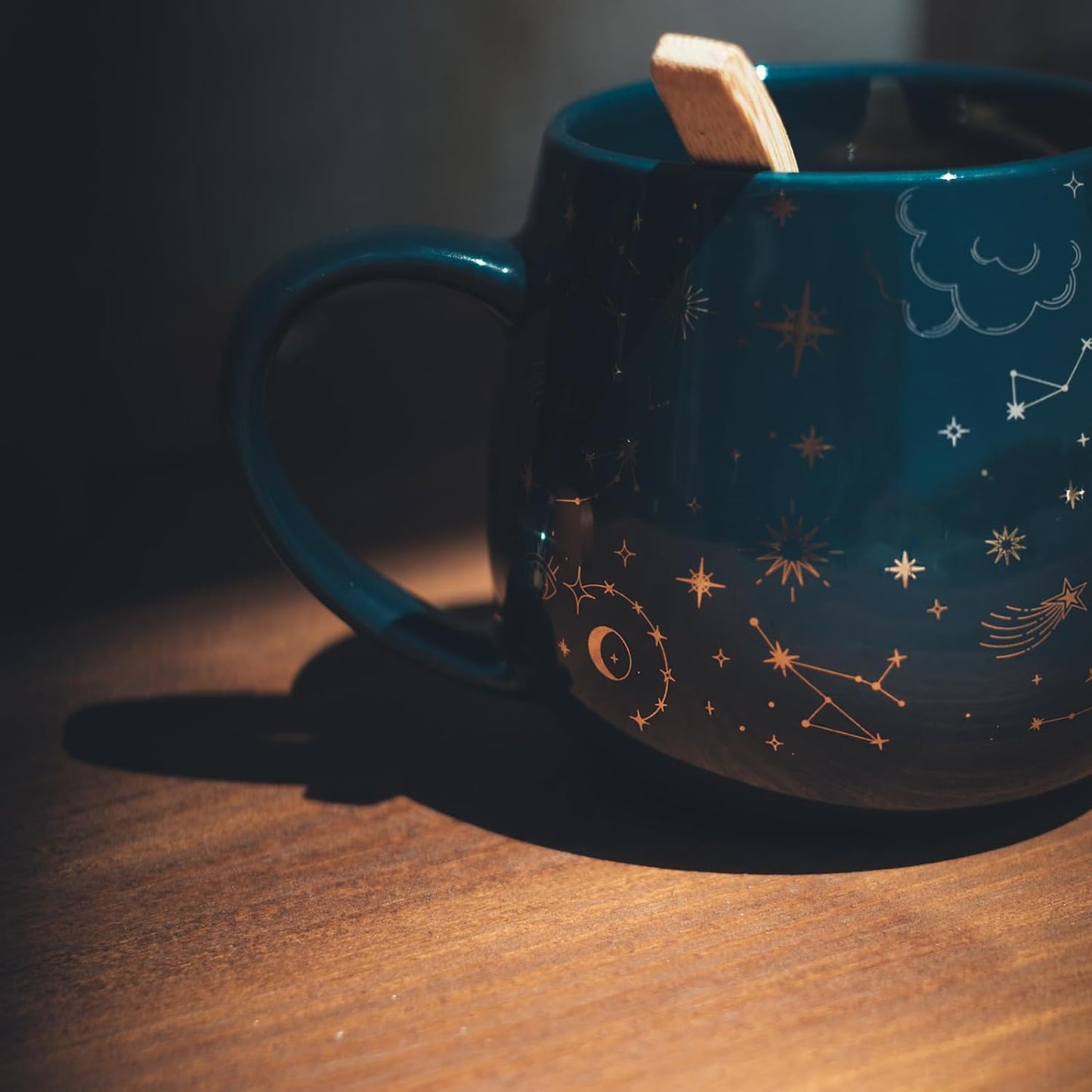 Mug Astral 350 ml – Bleu marine & doré – Tarot & Astrologie | Grupo Erik