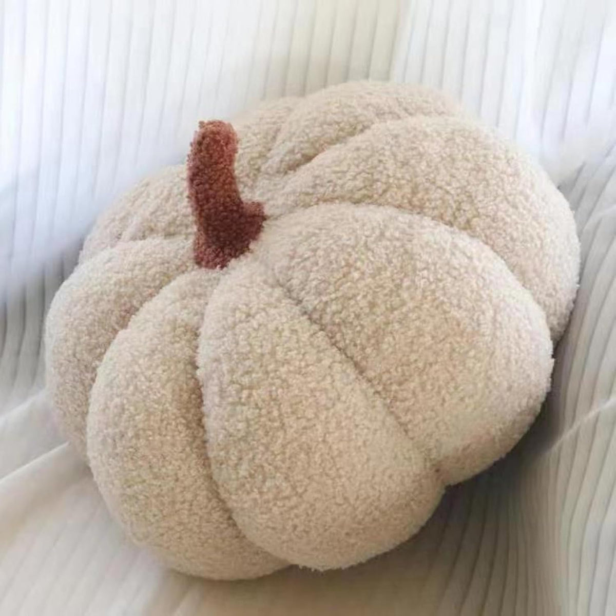 Coussin citrouille en velours Teddy – Décoration d'automne & Halloween