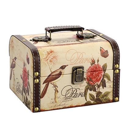 Coffret au trésor rétro en bois et similicuir – Papillon