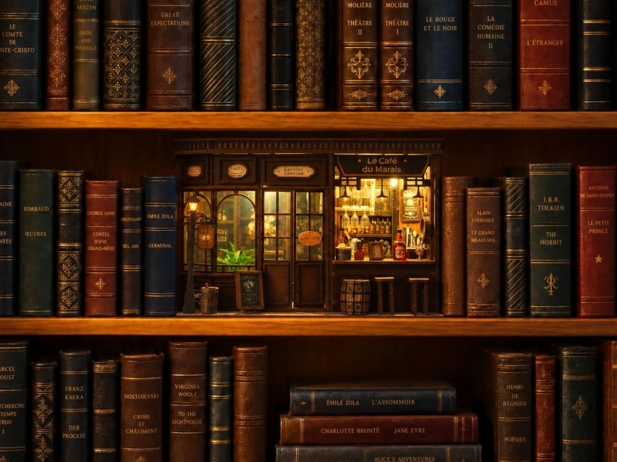 Book nook Le Café du Marais – Maquette en bois avec éclairage LED