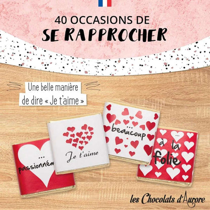 Coffret de Chocolats - Boîte de 40 carrés de chocolats individuels pour lui dire "Je t’aime" - © 2026 Le Grimoire Ancien