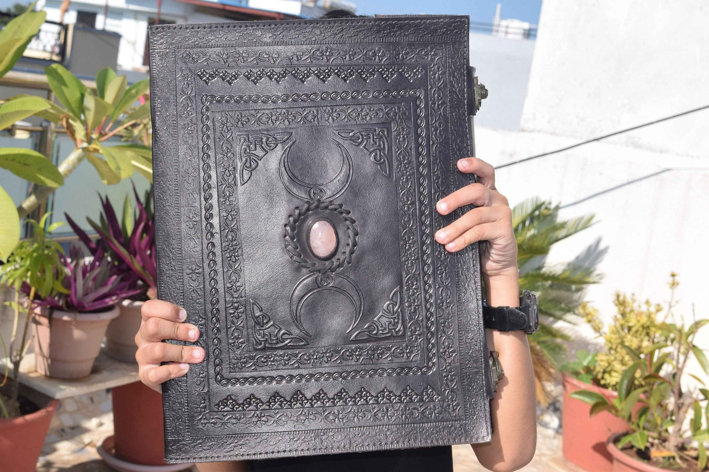 Journal en cuir triple lune déesse : carnet de croquis en pierre fait main