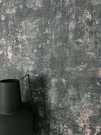 Papier peint intissé effet enduit béton métallique | Newroom Tyana — Noir, Bleu, Gris & Beige - © 2026 Le Grimoire Ancien