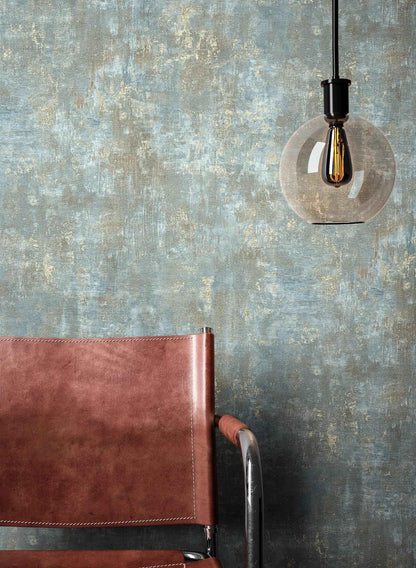 Papier peint intissé effet enduit béton métallique | Newroom Tyana — Noir, Bleu, Gris & Beige - © 2026 Le Grimoire Ancien