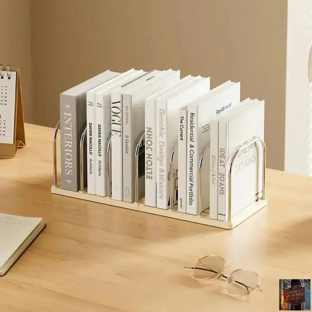 Serre-livres à six grilles, gain de place avec boîte de rangement - © 2026 Le Grimoire Ancien