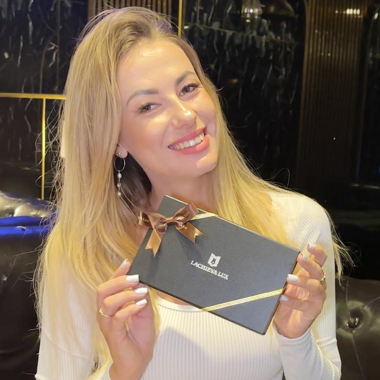 Superbe stylo roller en noyer avec règle/marque-page Cadeau de luxe pour femme et homme - © 2026 Le Grimoire Ancien