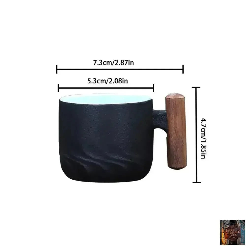 Tasse à café créative faite à la main, exquise, vintage, avec manche en bois - © 2026 Le Grimoire Ancien