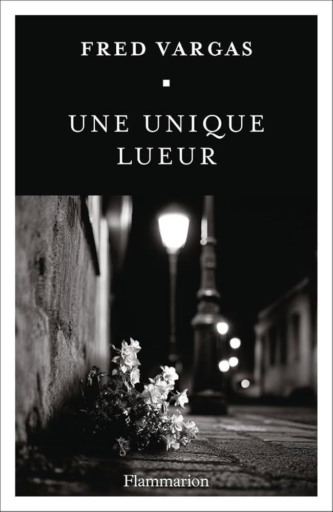 Une unique lueur - © 2026 Le Grimoire Ancien
